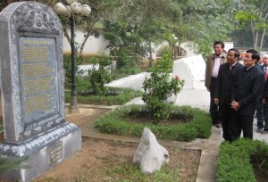 Ô. Trương Tấn Sang, ủy viên Bộ Chính Trị, trong lễ khánh thành bia đá