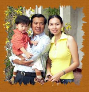 Luận, Vy và con trai Thuyên