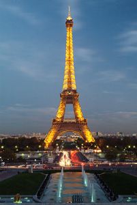 Eiffel_Tower_1