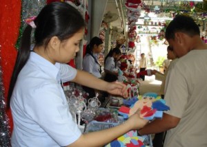 sai-gon-ron-ra-thom-mui-giang-sinh