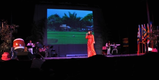 Linh Phượng – Còn Thương Rau Đắng Mọc Sau Hè