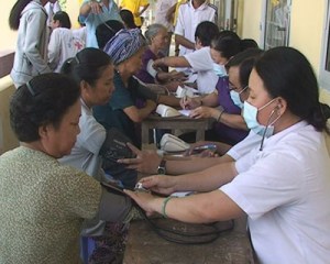 9-5-11_kham+chua+benh+mien+phi_SocTrang