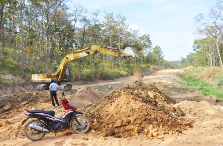 Đến nay đường ĐắkWil vẫn chưa làm xong