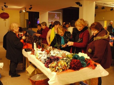 Gian hàng bán đồ thủ công