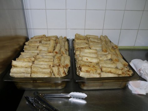 600 cuốn chả giò được chuẩn bị