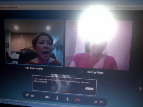 Từ  trái: Túy Phượng (Washington), Thu Hương (Đà Nẵng)