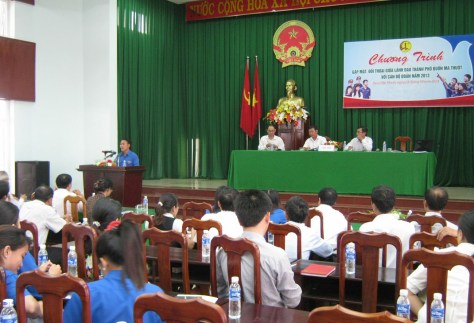 Đối thoại với thanh niên