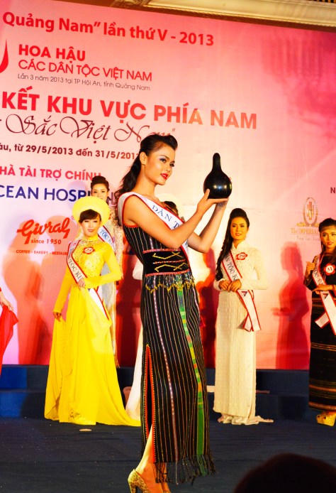 Duyên dáng sơn nữ Ê đê