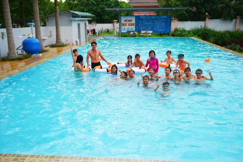 Học bơi rất vui và bổ ích