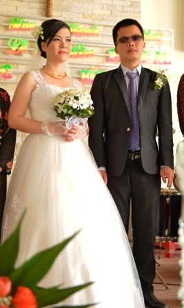 Xuân Long và Bích Trầm trong lễ cưới