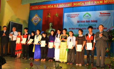 Học bổng cho trường PTTH Dân tộc Nội trú N'Trang Lơng