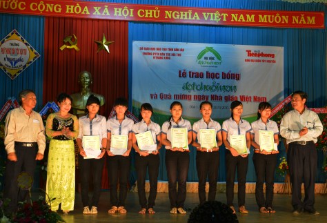 Học bổng cho trường THPT Trần Phú