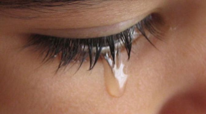 Giọt nước mắt lúc nửa đêm