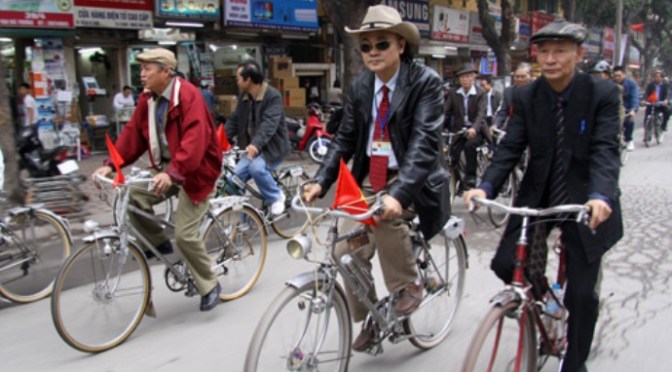 Những chiếc xe cà tàng ra thành phố