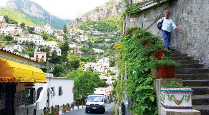 Không được đi xa