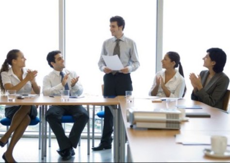 1240627722-ban-co-lam-viec-1