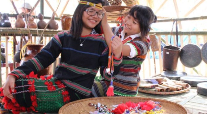 Người sắc tộc và người Kinh