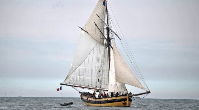 Tôi đang chèo thuyền – I am sailing