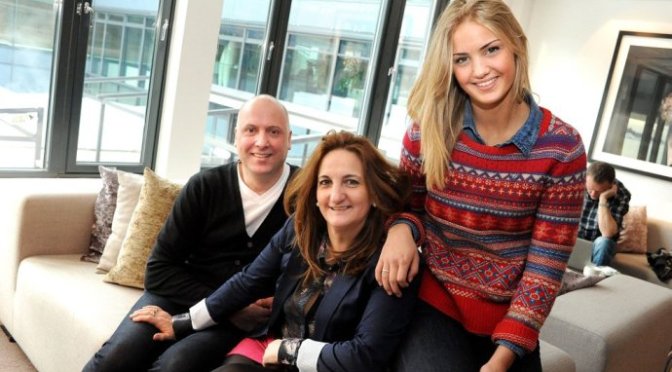 Ca sĩ trẻ Adelen – Vẻ đẹp “lai” giữa Tây Ban Nha và Na Uy