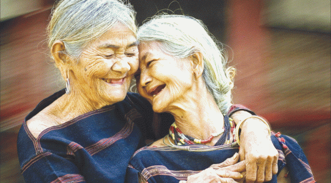 Nhìn về tuổi già