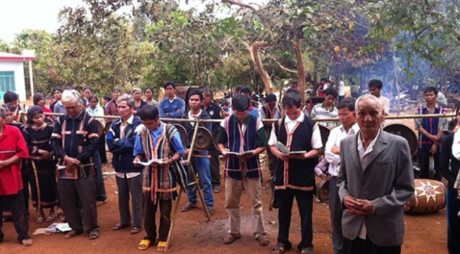 Khóc nhiều khóc ít