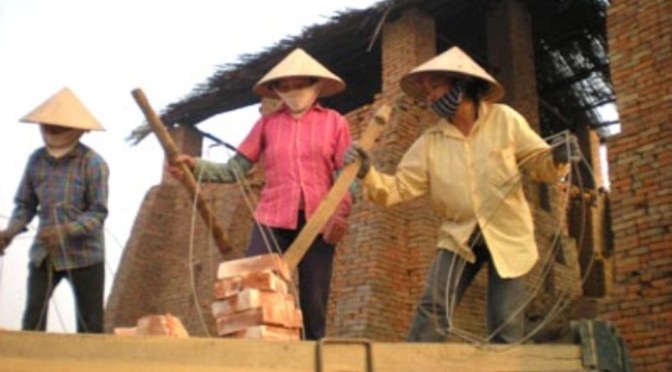 Đi bốc gạch thêm