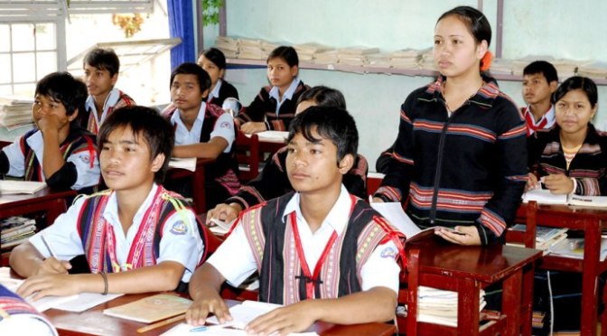 Mặc chiếc áo đã lau nhà