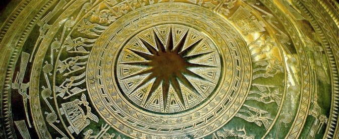 Trong tim có tiếng trống đồng vang ngân