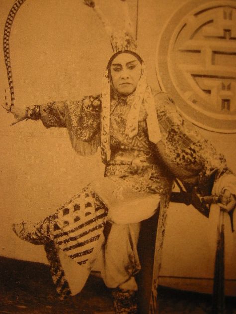 Nghệ sĩ Tả Giang trong vai Lã Bố, vở Phụng Nghi Đình 1960 diễn ở Sài Gòn