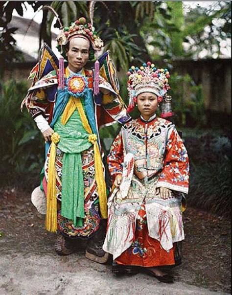 Hai diễn viên hát bội vào đầu thế kỷ 20