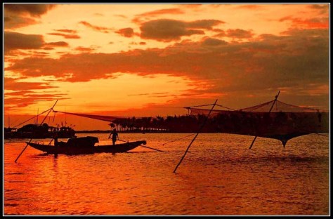 Hoàng hôn trên biển Nhật Lệ-Quảng Bình