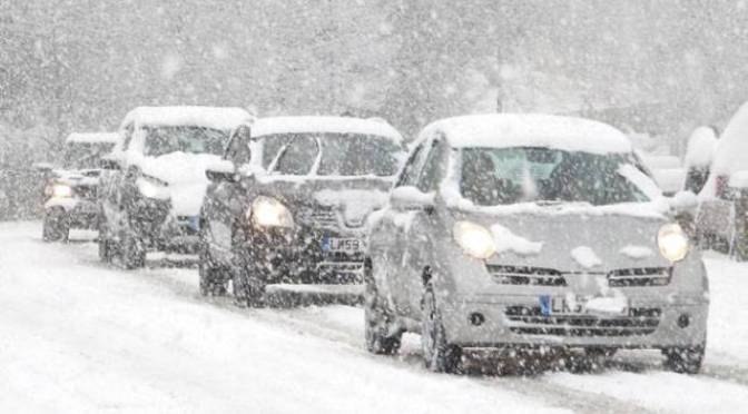 Đi trong bão tuyết