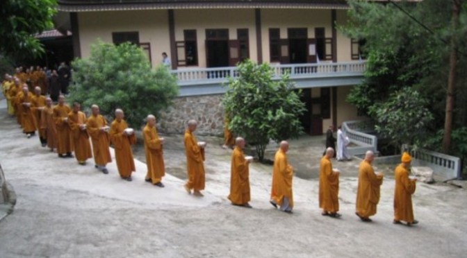 Bồ tát sợ nhân, phàm phu sợ quả