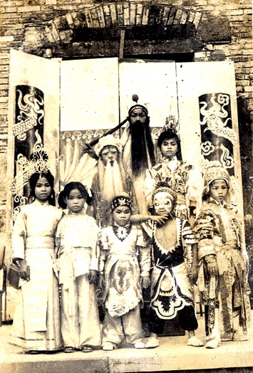 Diễn viên tuồng Đồng Ấu dưới triều Nguyễn