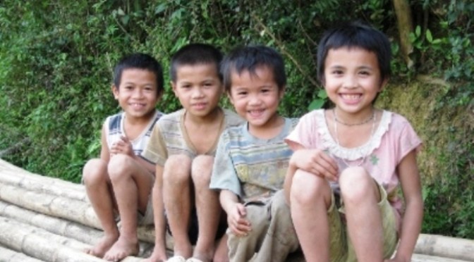 Em bé chất độc da cam