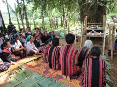 Lễ hội trỉa hạt vào mùa của người Vân Kiều ở đại ngàn Trường Sơn.