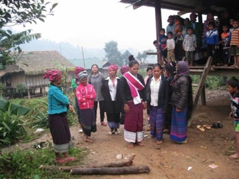 Lễ bắt dâu của người Khùa.