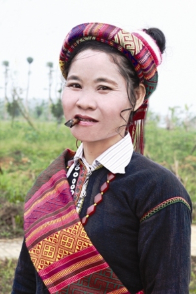 Phụ nữ Bru-Vân Kiều.