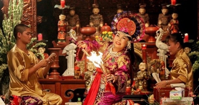 Dân ca dân nhạc VN – Hát Chầu Văn