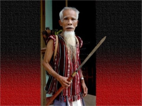 Già làng Năm Nổi.