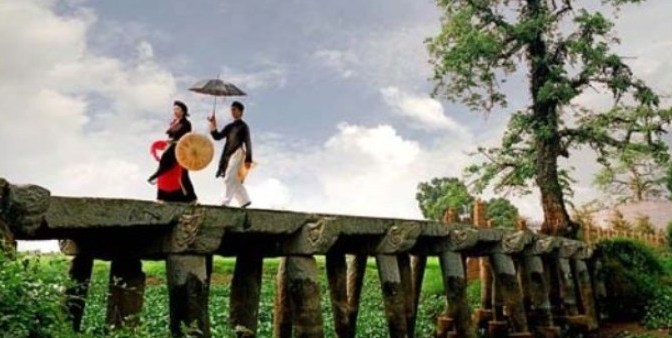 Dân ca dân nhạc VN – Qua Cầu Gió Bay