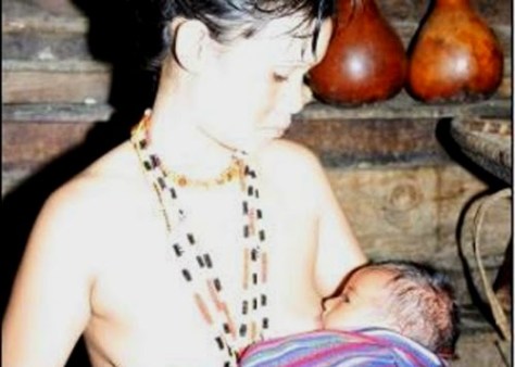 Lễ đặt tên con của người Cờ Lao diễn ra khi trẻ mới được sinh ra trong 3 ngày hoặc đầy tháng.