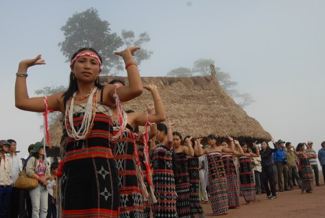 Vũ điệu Tân Tung Da Dá được diễn trong lễ hội của người Cơ Tu.