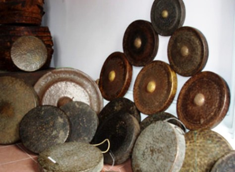 Cồng chiêng - nhạc cụ thiêng của đồng bào các dân tộc ở Tây Nguyên.