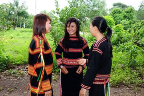 Sơn nữ Ê Đê trong trang phục truyền thống.