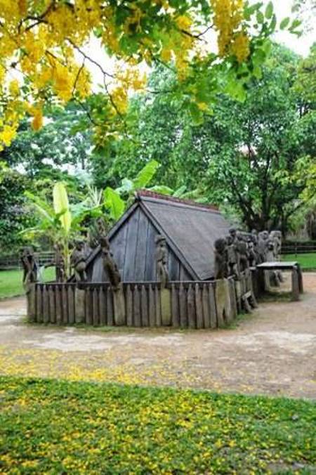 Nhà mồ của dân tộc Gia Rai.