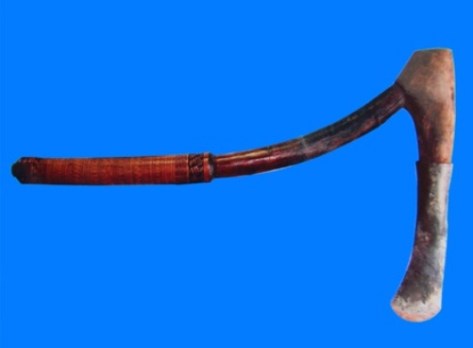 Rìu của người Gié Triêng.