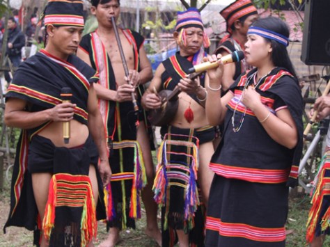 Trang phục dân tộc Gié Triêng.