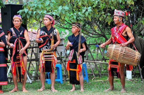 gt_Trang phục dân tộc Gié Triêng1