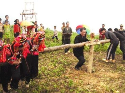 Môn đu lăng luôn thu hút gái trai Hà Nhì tham gia.